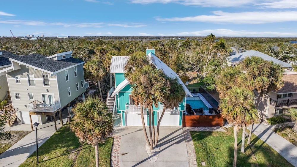 245 Nature View Manor 4 Bedroom Home