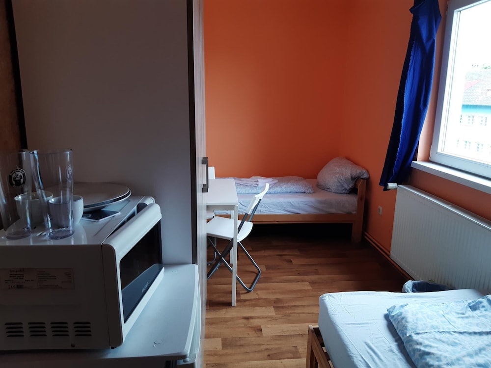 2-Rent Group Hostel Rooms&Apartments TUB19A