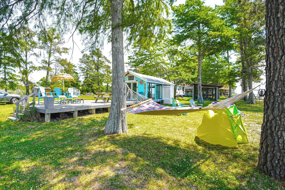 Tiny House w/ Big Views: Cabin in Shiloh!