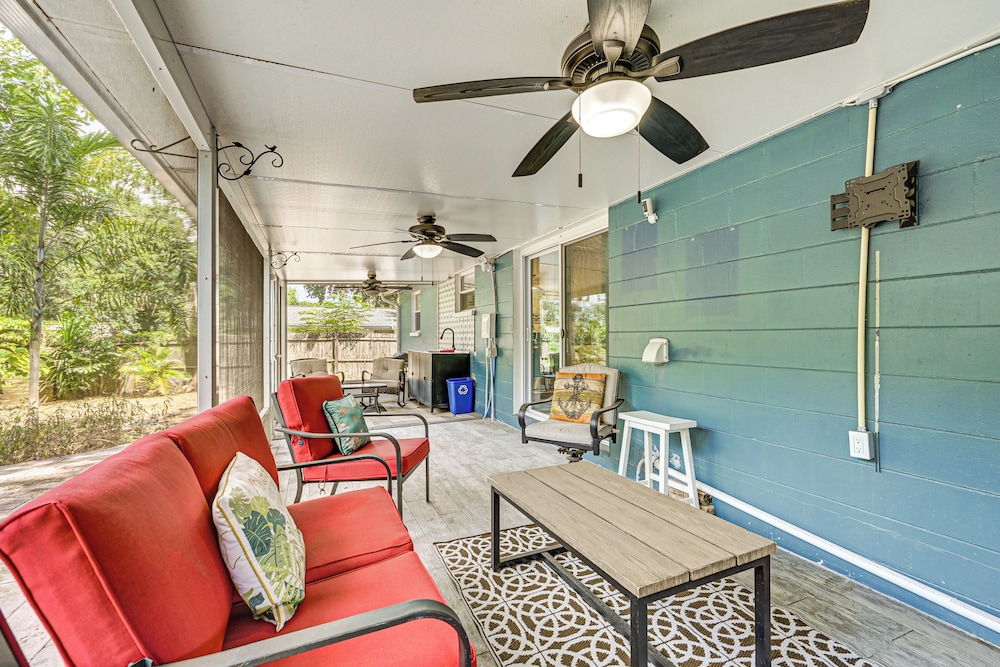 Home w/ Expansive Patio, 3 Mi to Busch Gardens!