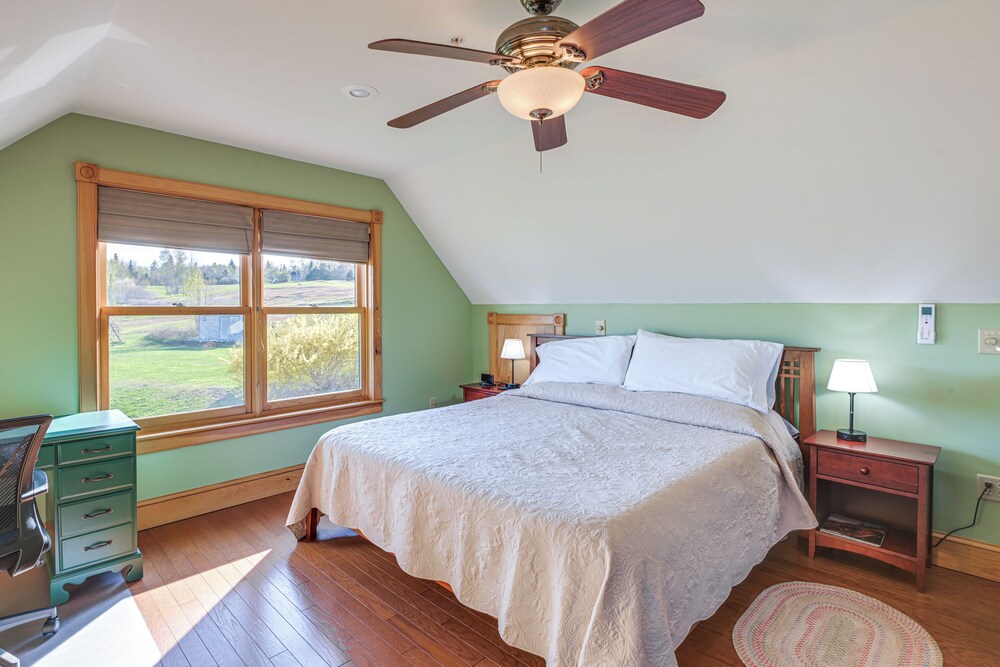Shared Dock & Fire Pit: Peaceful Surry Studio!