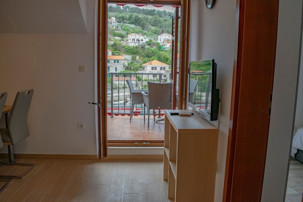 Daira - Great Location - A3 view 2