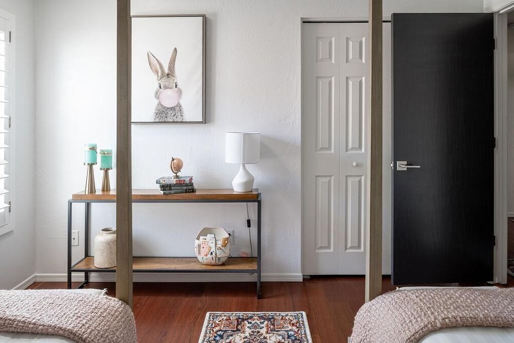 Redfield - Colorful Ranch Home - Must Visit, 사진 13