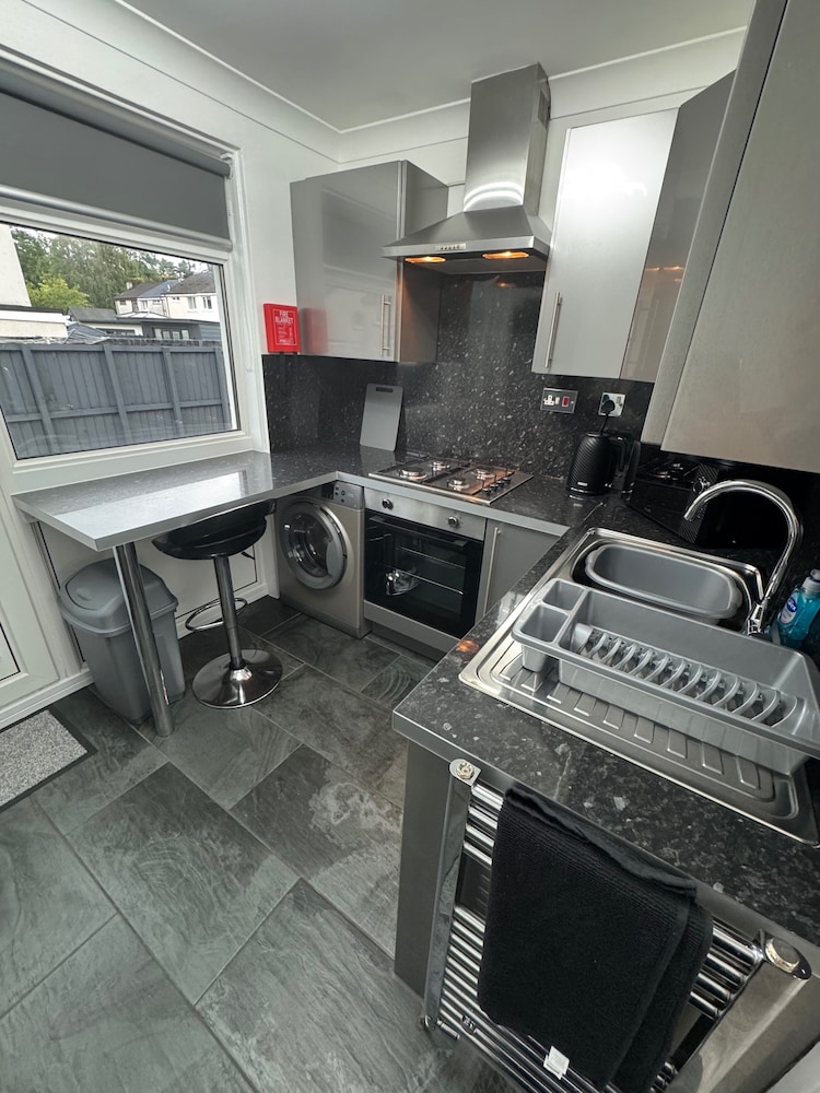 Family - Garden - Parking - Wifi - Sleeps 5