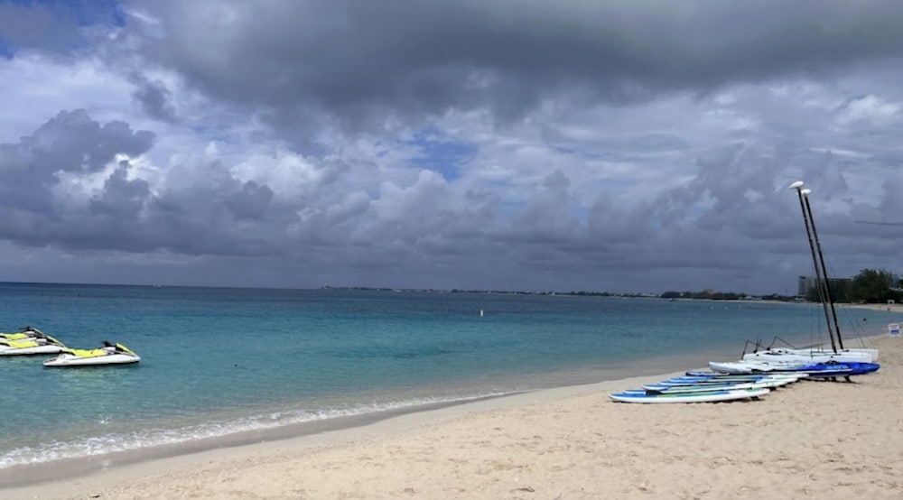 3 Suites Free Breakfast Steps to Beach view 3