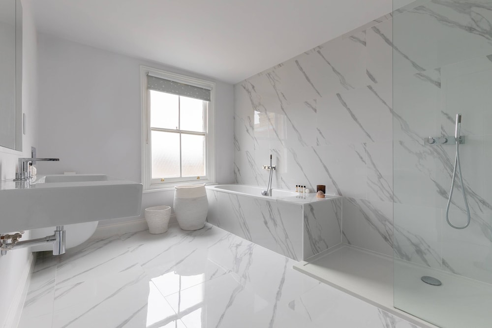 Radipole Road IV by Onefinestay