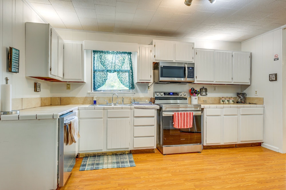 Peaceful Alabama Vacation Rental w/ Large Deck view 4