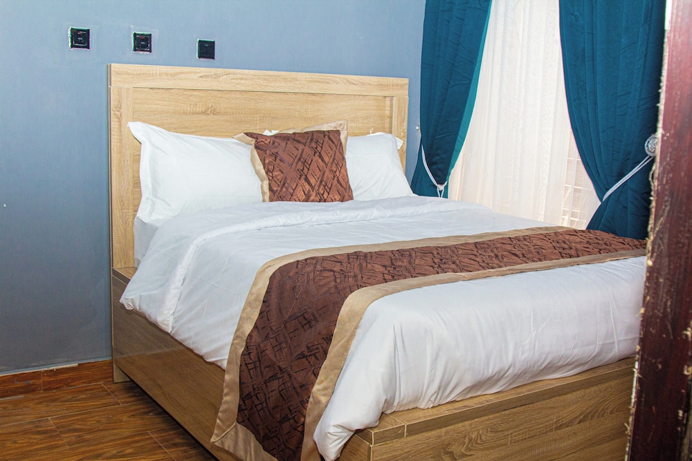 THE BLEVICK SUITES AND APARTMENTS