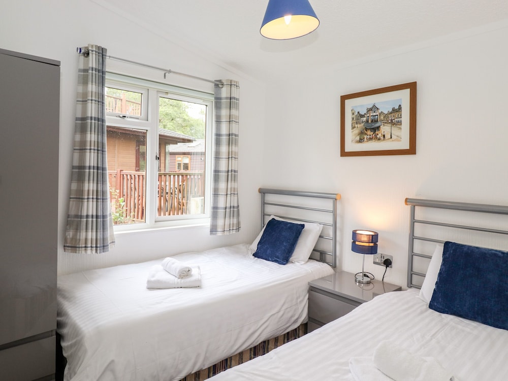 Honeysuckle Lodge