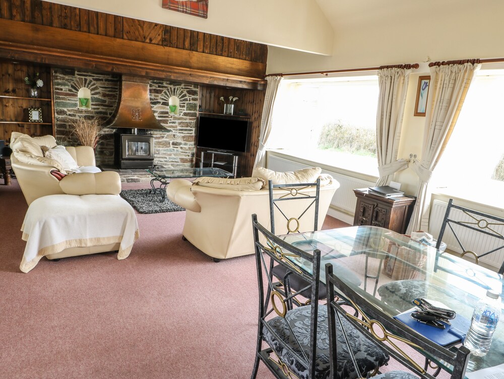 Llys Llywenan