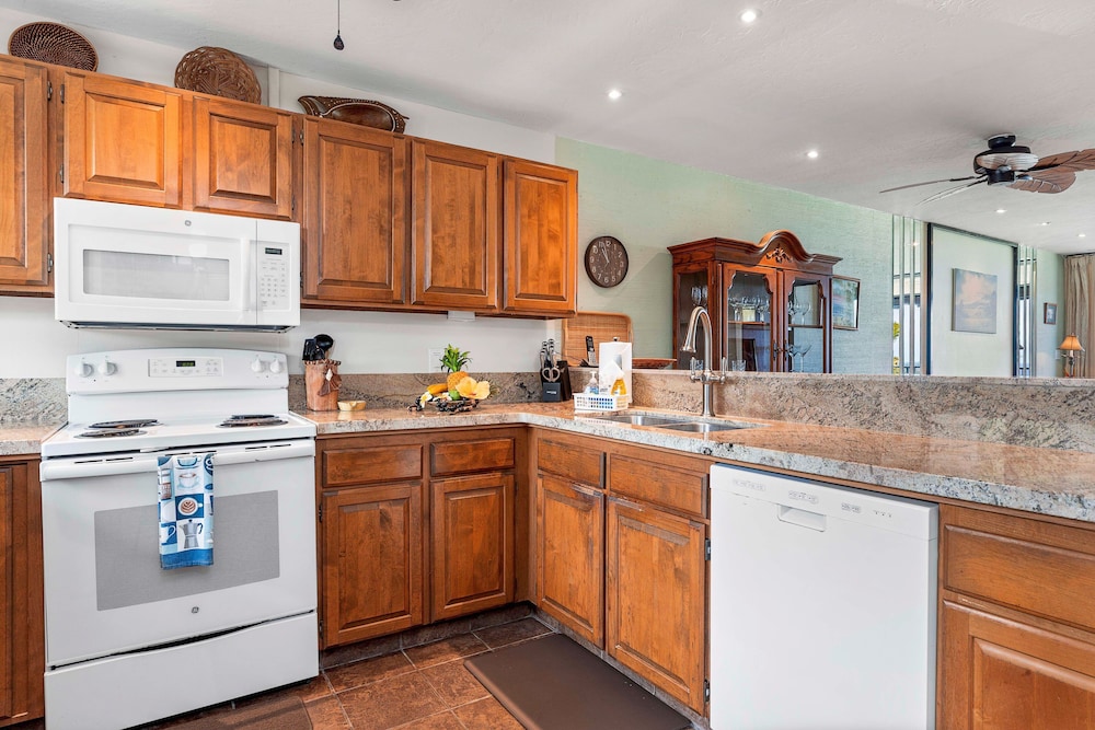 Concierge Included- No Stairs - Fantastic Ocean View - Spacious Lanai-vrkcv