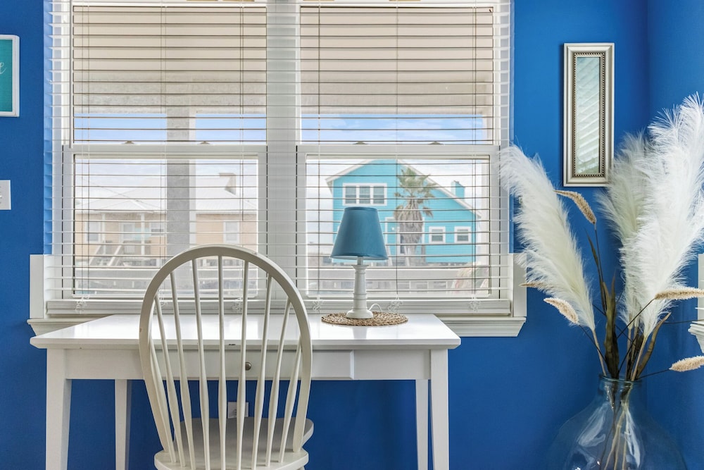 Bikini Bottom by Southern Vacation Rentals