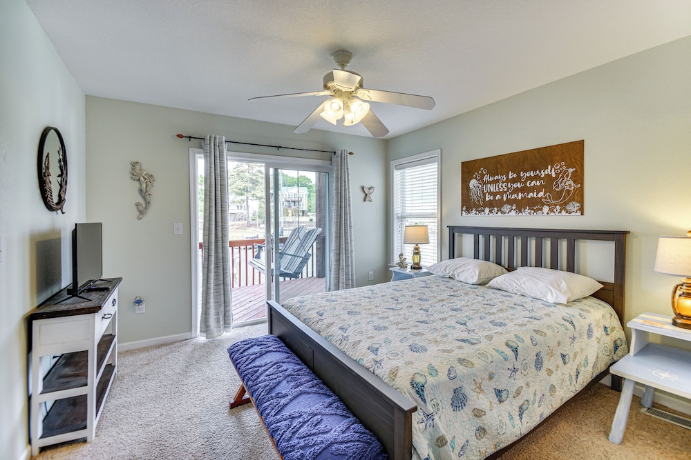Tranquil Outer Banks Home: Dock & Community Pool! view 5