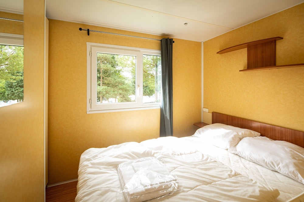 Mobile Home With Heated Pool