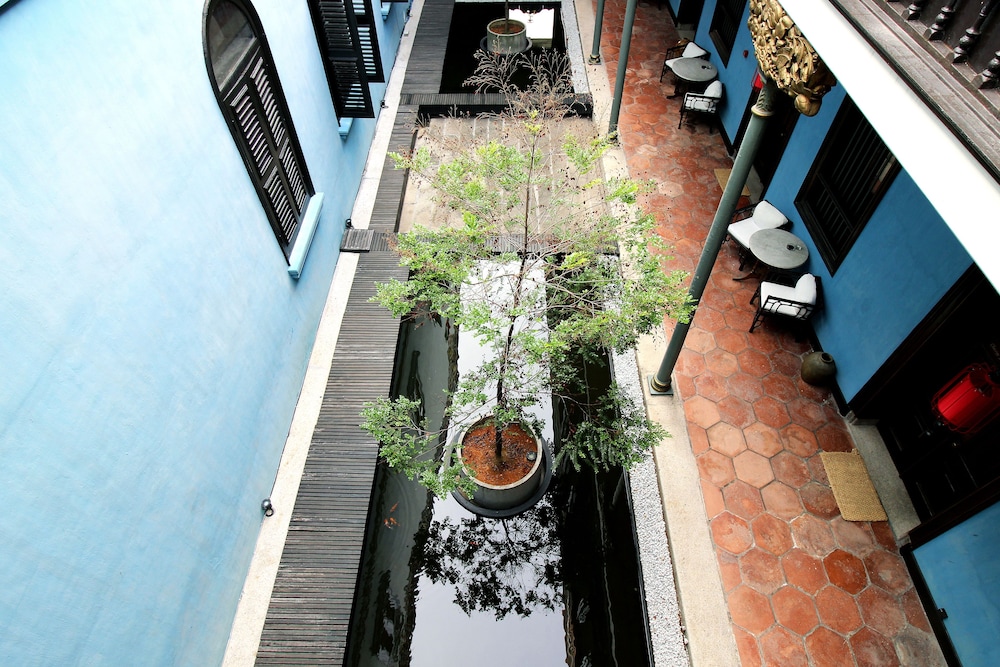 Cheong Fatt Tze - The Blue Mansion 138