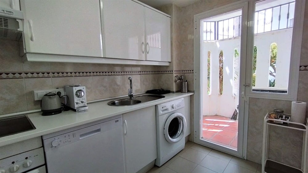 2 Bedroom Quiet Area F-2