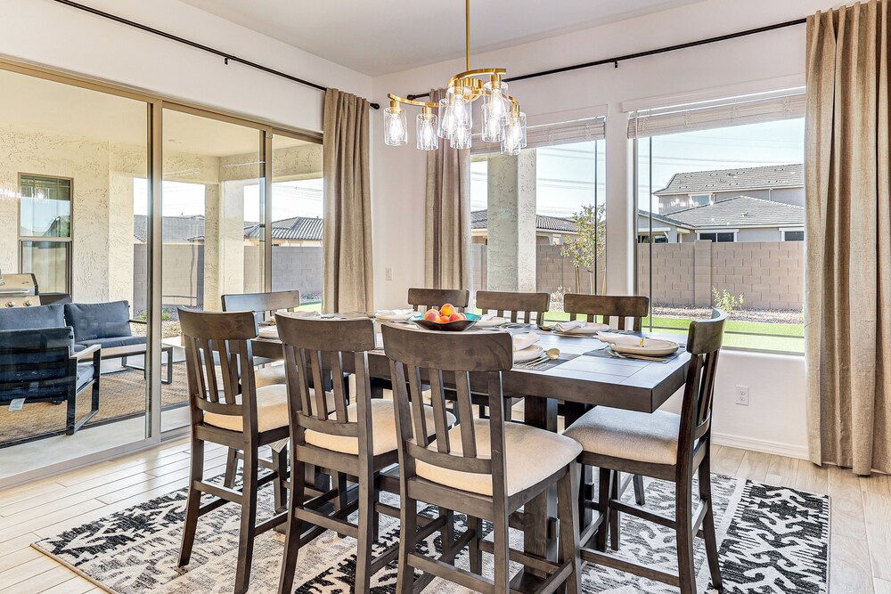 Getaway w/ Fenced Yard: 4 Mi to Phoenix Raceway