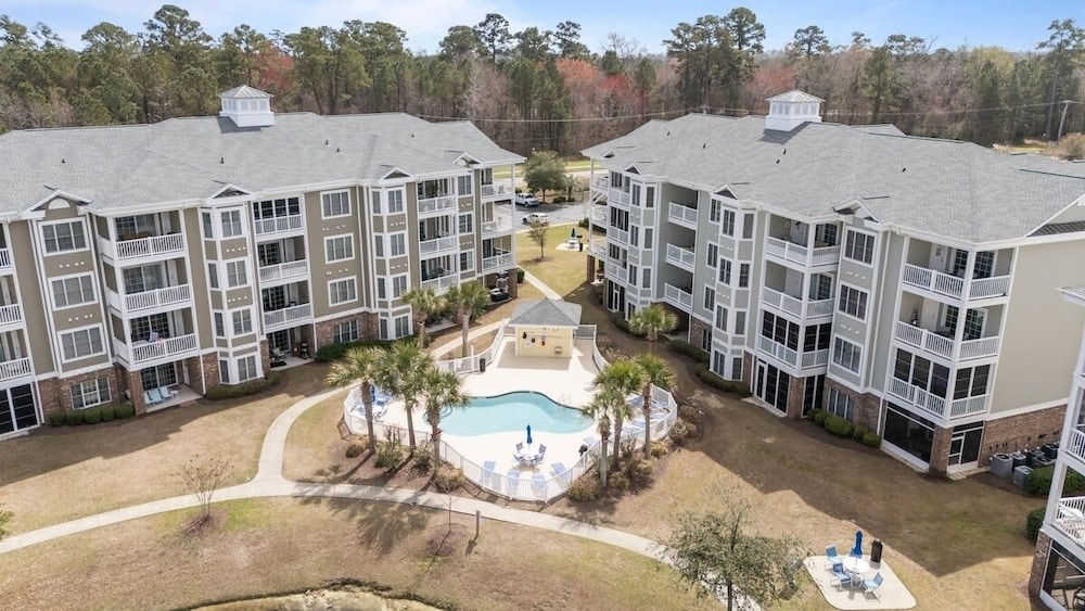 Magnolia Pointe Luster Leaf 4887-203 2 Bedroom Condo