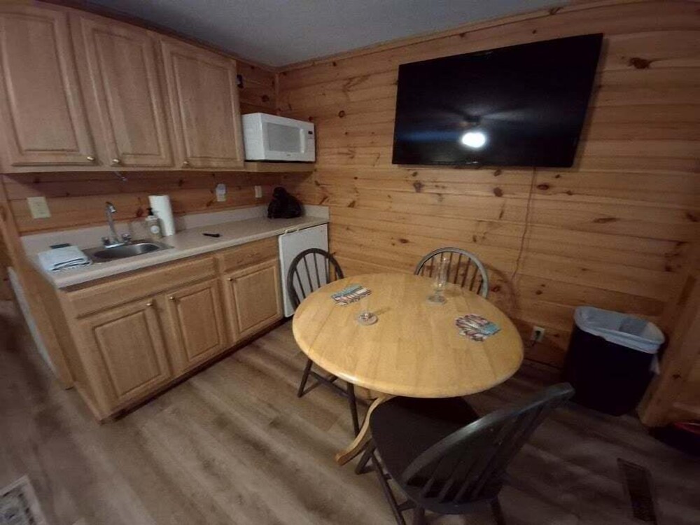 Reservation 2 Bedroom Cabin