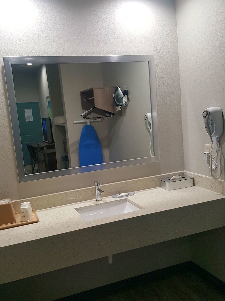 Hotel Blue - Woodlands