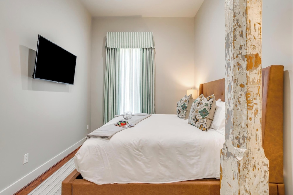 Nutt House Hotel
