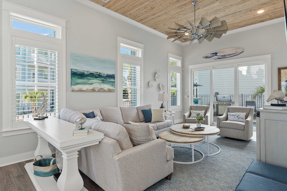 Gulf-view Retreat w/ Rooftop Deck + Private Pool Villa Anesi by Avantstay