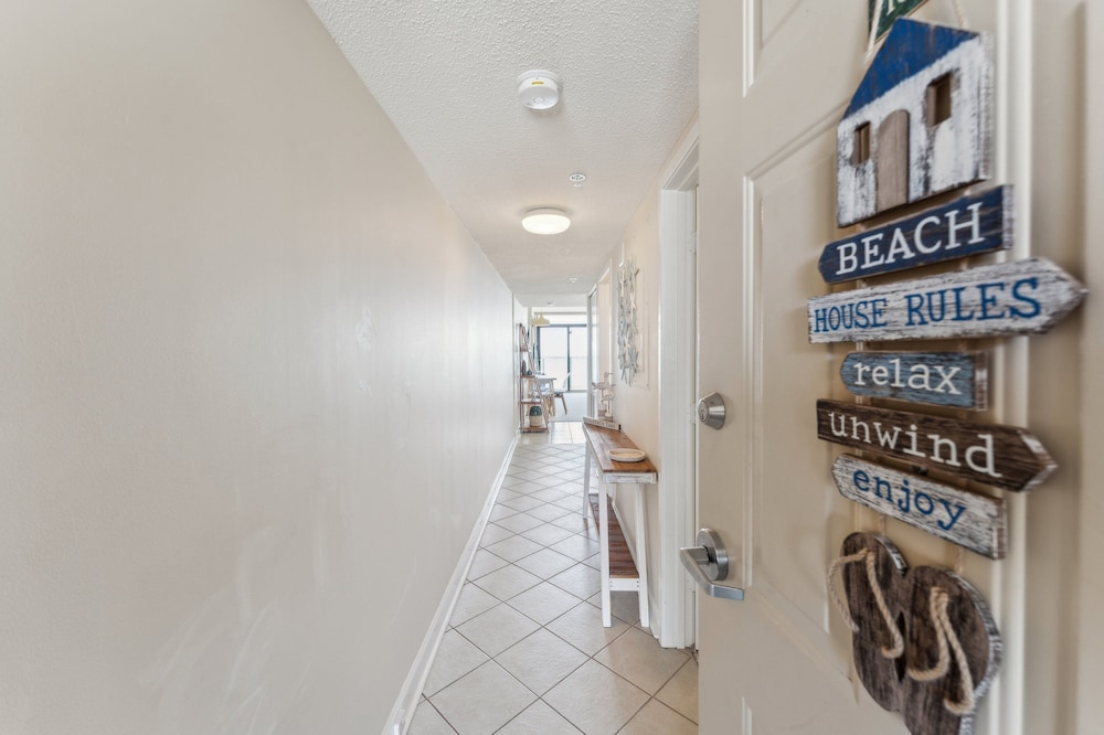 Stunning Ocean Views From The 10th Floor 1 Bedroom Condo