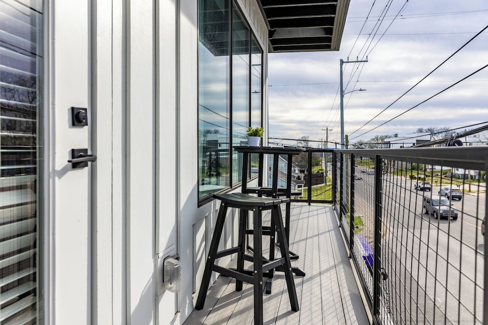 The Heights by AvantStay – Modern Condo Minutes from Broadway