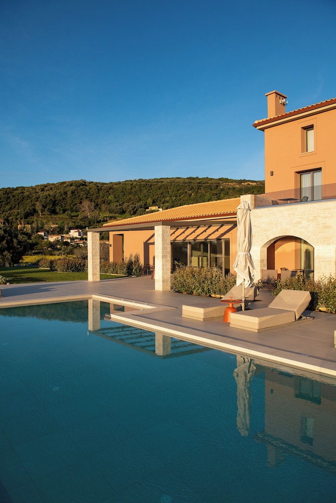 Reveli Suites