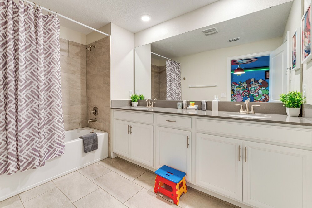4 Mi to Old Town: Kissimmee Resort Home