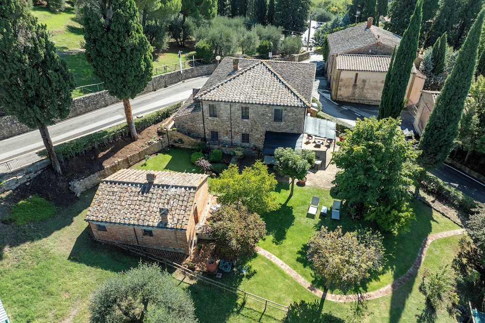 Maria Gabriella Home & Cottage