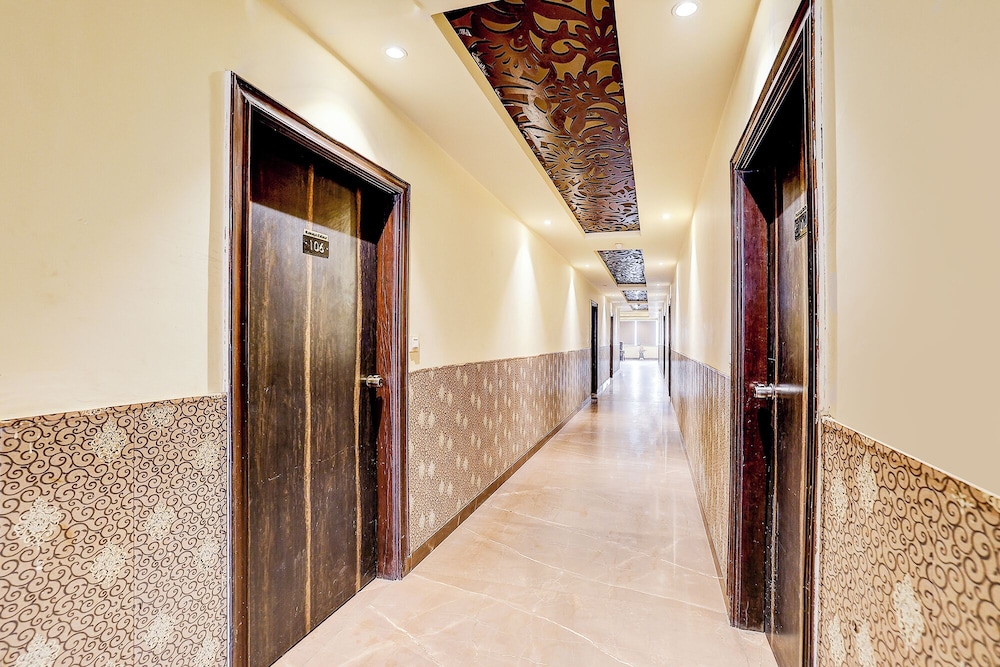 Fabhotel Ramaya Palace