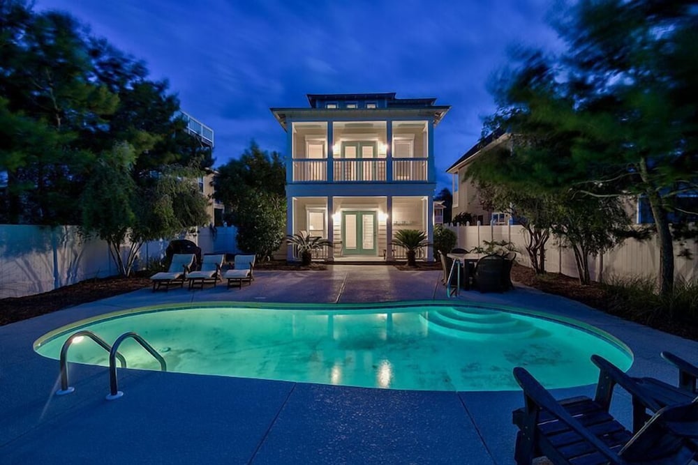 SHELL OF A GOOD TIME 3 Bedroom Holiday Home by Five Star Properties