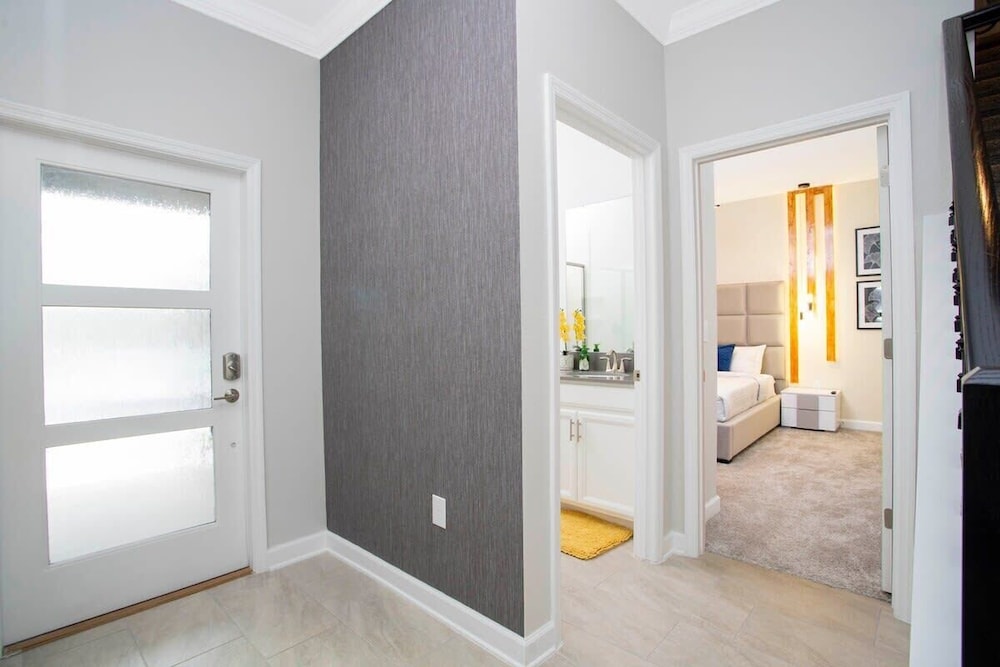 Gorgeous 4Bd w/ Screened Pool Close to Disney 4289 - Image 2