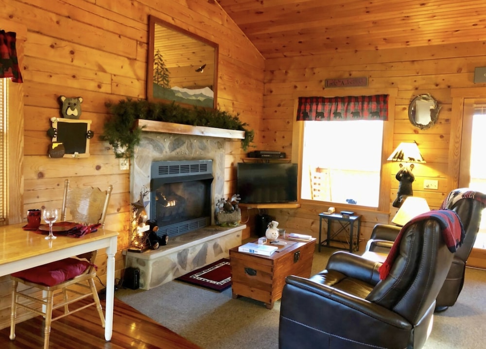 Eagles Nest 1 Bedroom Cabin