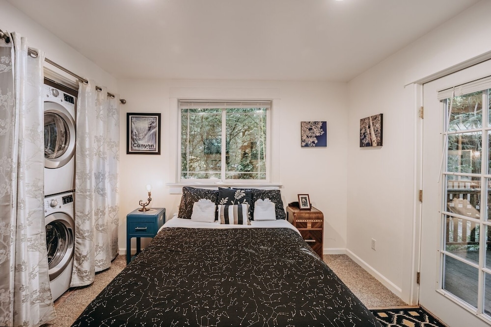 01sl - Hot Tub - Pet Friendly - Bbq - Sleeps 8 3 Bedroom Home by RedAwning