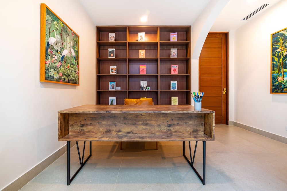 Casa Bella Vina Luxury Villa Near Beach Town