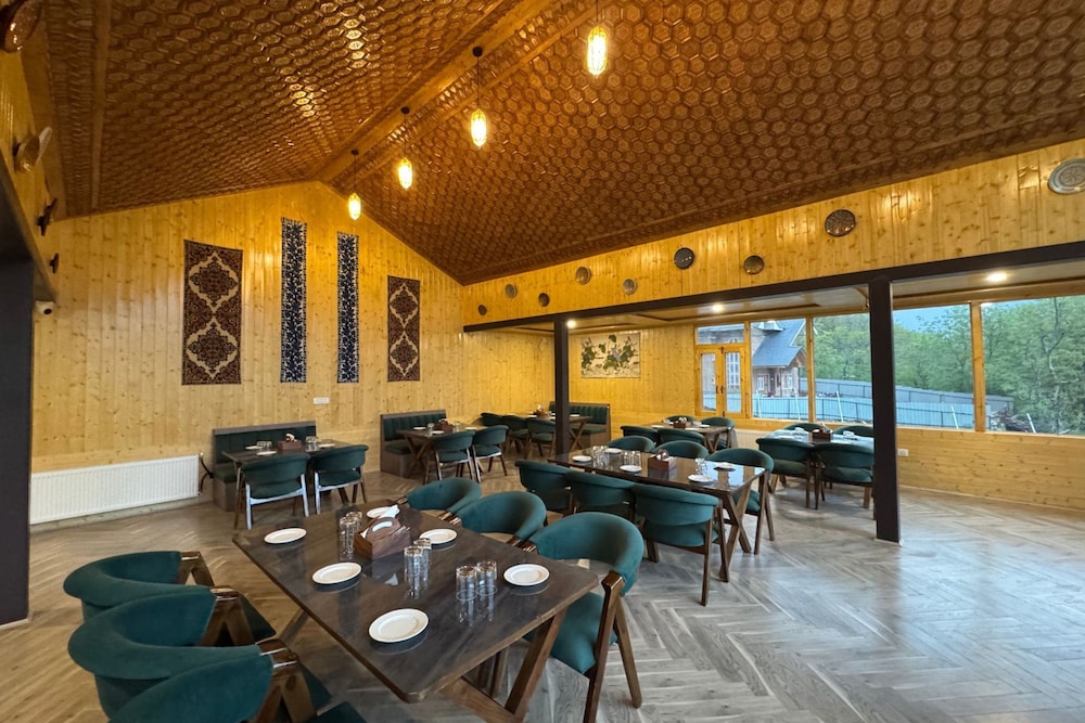 MOUSTACHE HOSTEL PAHALGAM