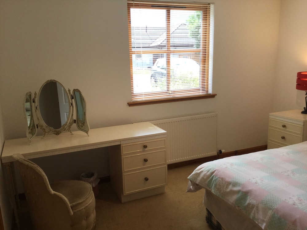 Inverness Apartments - Golf View