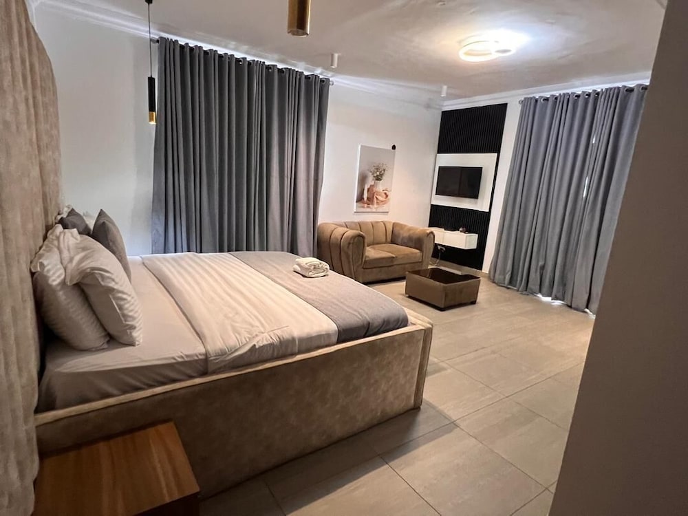 Ace Apartment