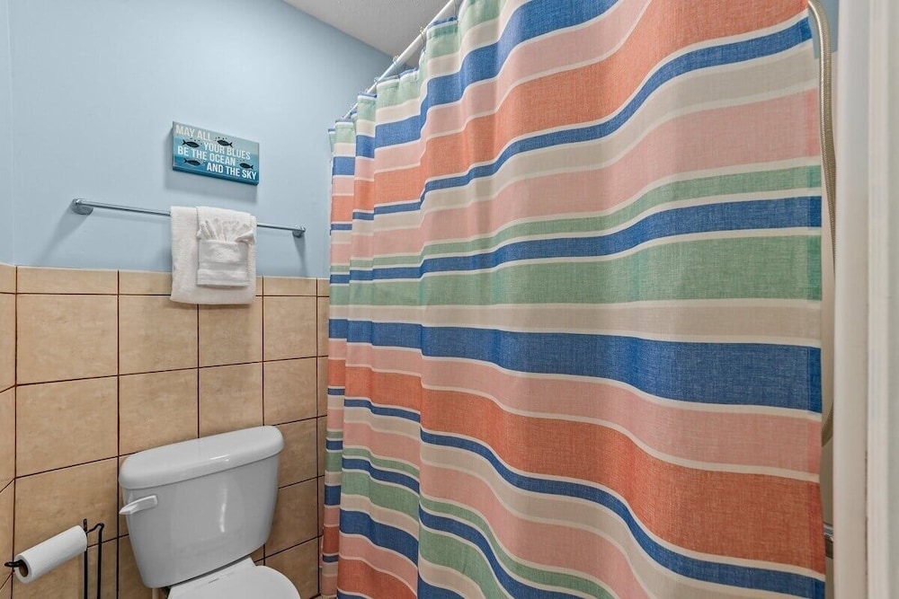 Waterway Village 3i 2 Bedroom Condo