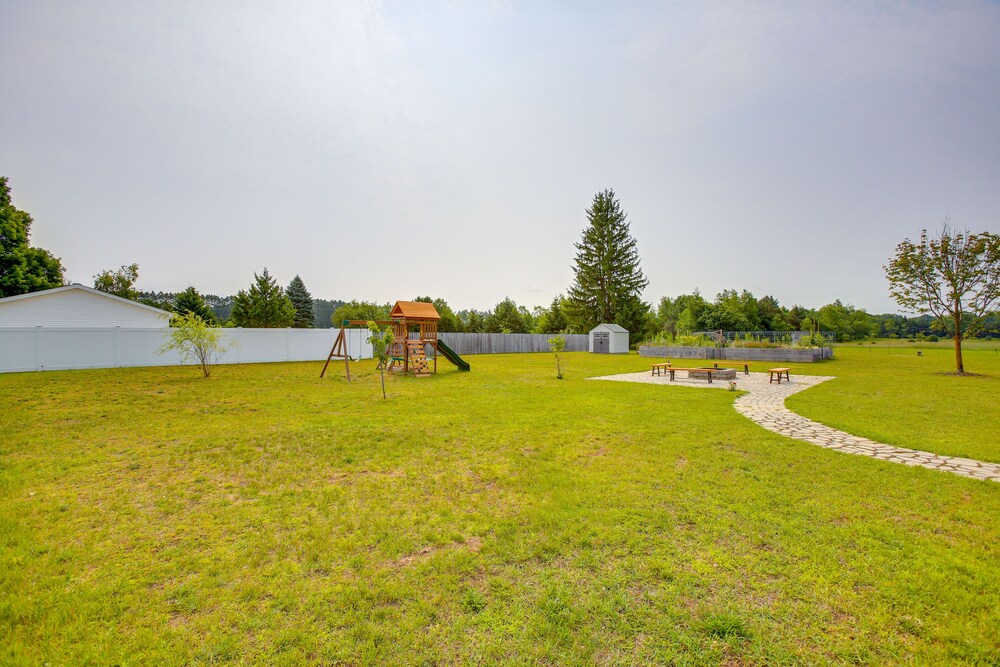 Cadillac Vacations - Charming Cadillac Retreat w/ Private Hot Tub! - Property Image 11
