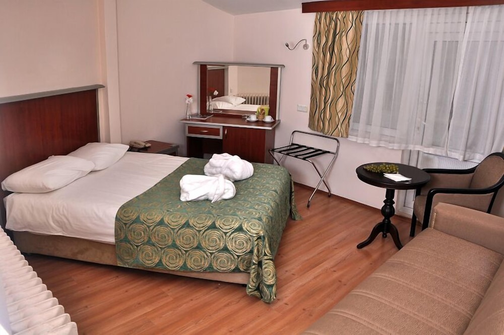 Adapalas Hotel