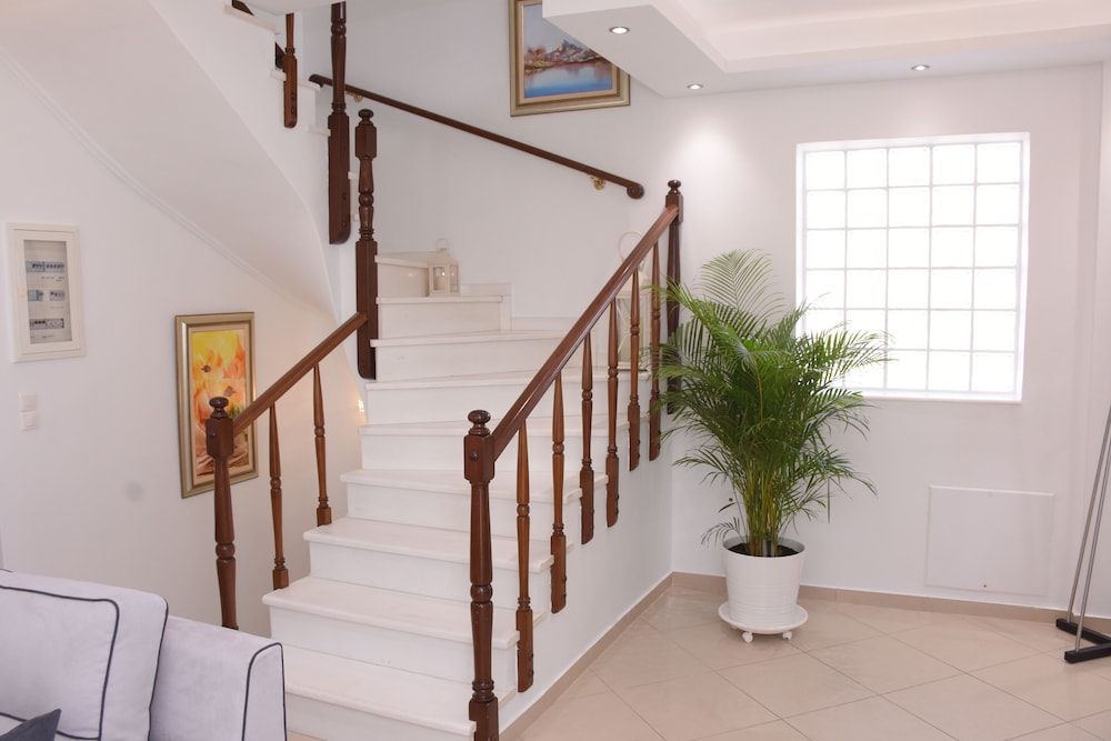 Keratea Luxury Villa - Athens Airport
