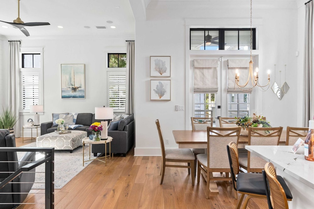 Rooftop Deck w/ Views, Pool, Luxury 5bdr Resorting To Happiness by Avantstay