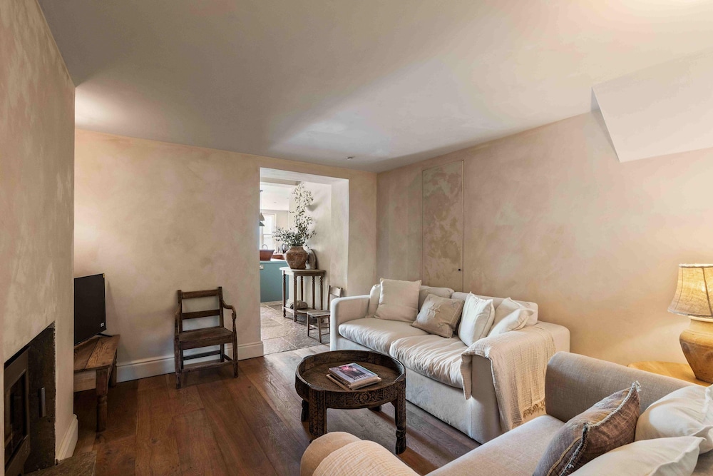 Chantry House With Free Parking By My Getaways