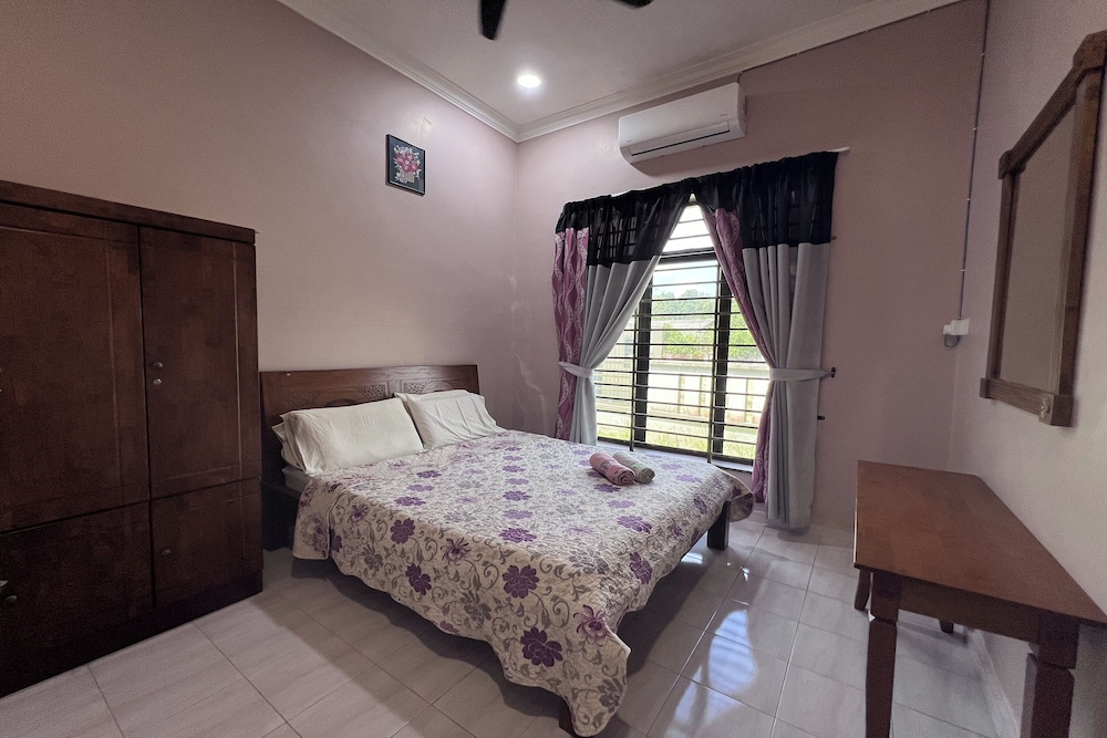 Nurbayu Villa (3 and 4 bedroom Villa) Kemaman