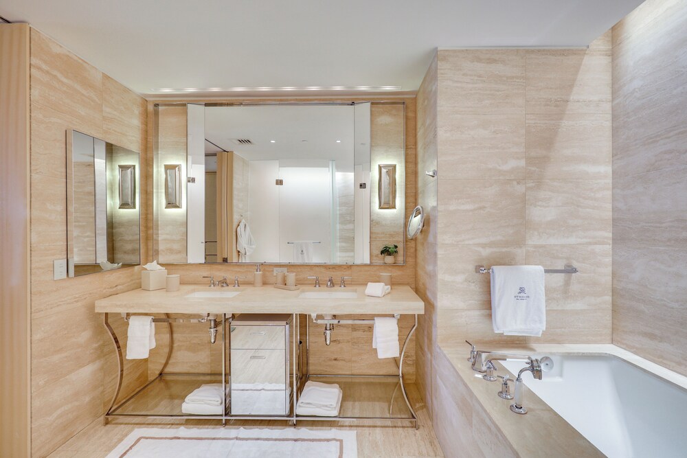 Luxe Beachfront Unit w/ Pool Access in Bal Harbour