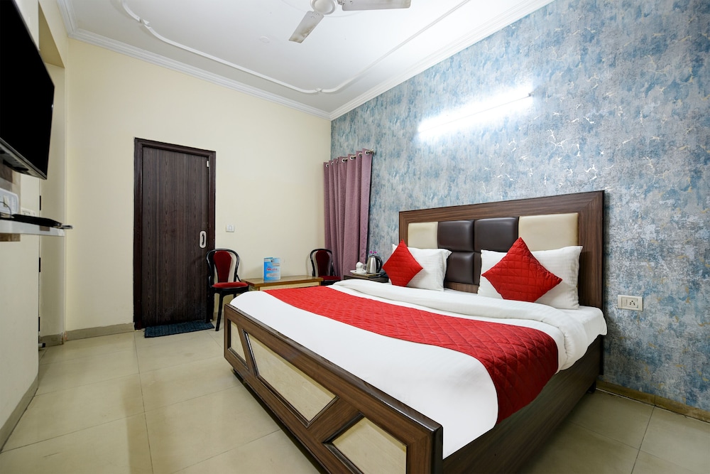 Room-hotel Mayank Plaza-near IGI Airport