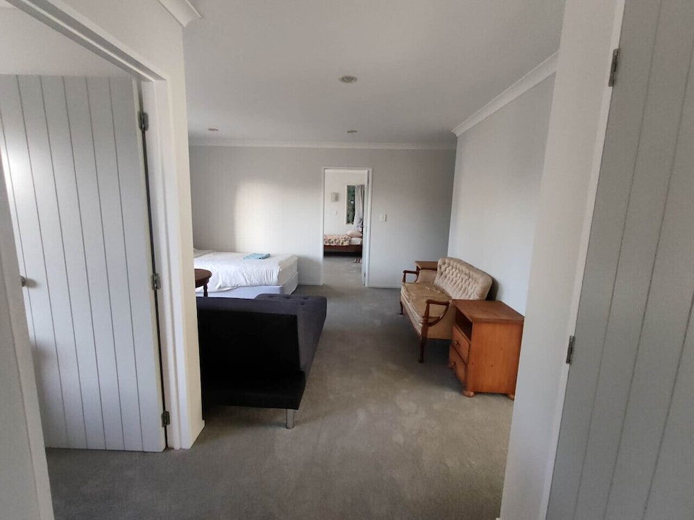5 Bedroom House at 82A Richardson Road